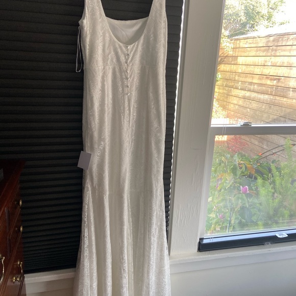 Eternal Happiness White Lace Square Neck Mermaid Maxi Dress - Size L. - Picture 2 of 4